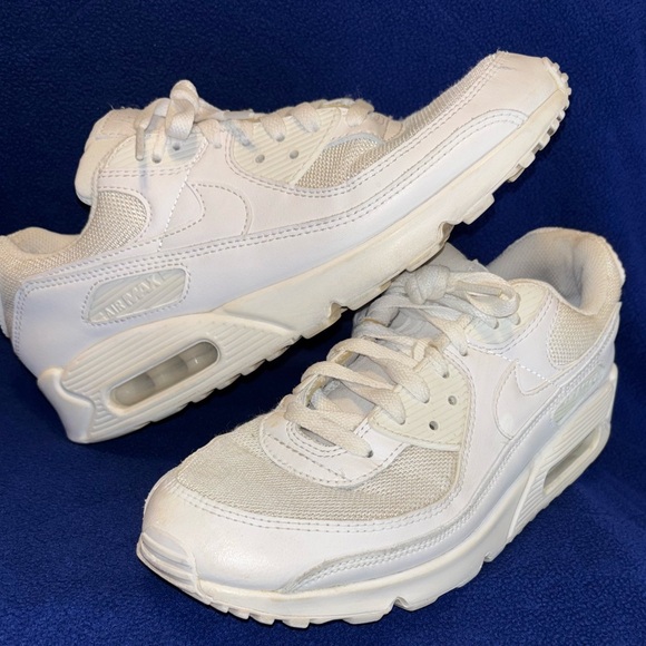 NIKE MENS SIZE US 9 UK 8 EUR 42.5 ALL WHITE AIR MAX 90’s SHOES SNEAKERS - Picture 1 of 8